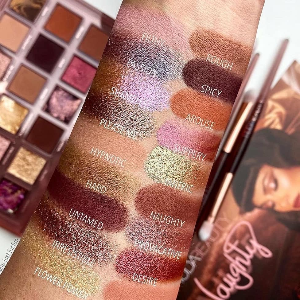 Huda Beauty Naughty Nude Eyeshadow Palette